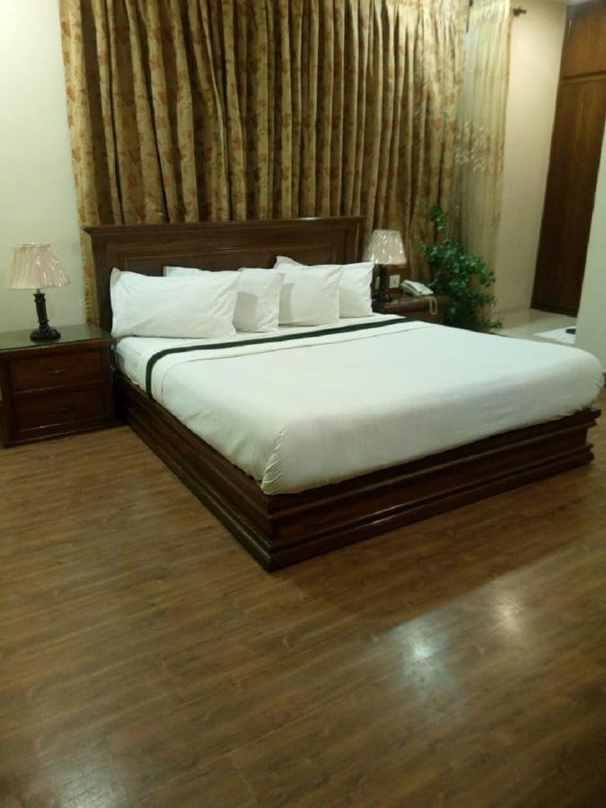 Hotel Grand Faisalabad Exterior photo